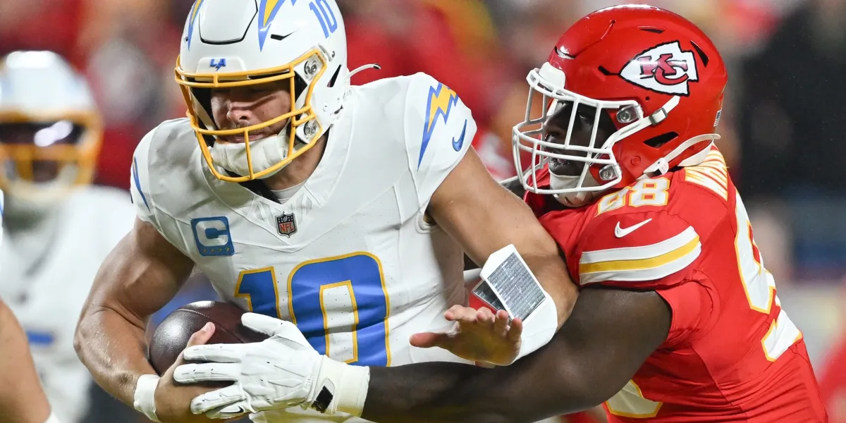 Featured image for How to Watch Chiefs vs. Chargers NFL Game Live Online for Free