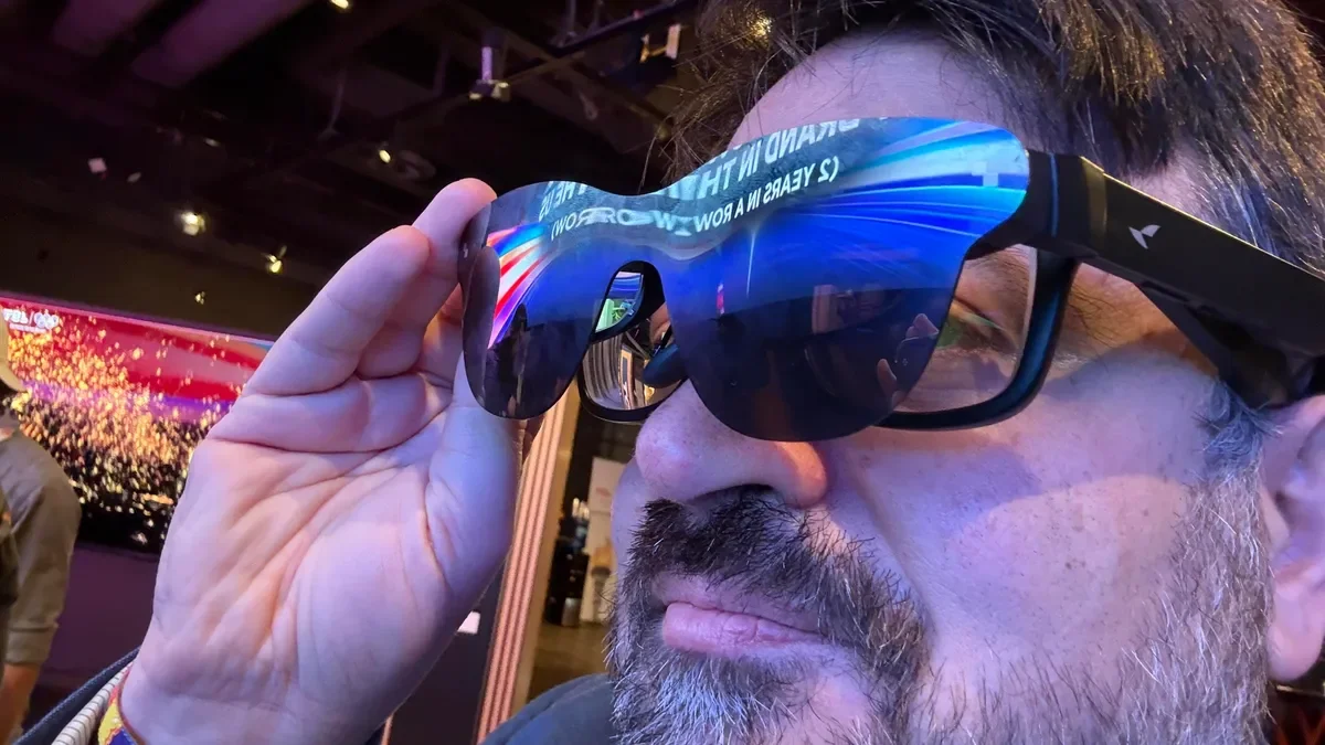 Featured image for TCL Unveils HDR-Enabled Display Glasses with Vivid View