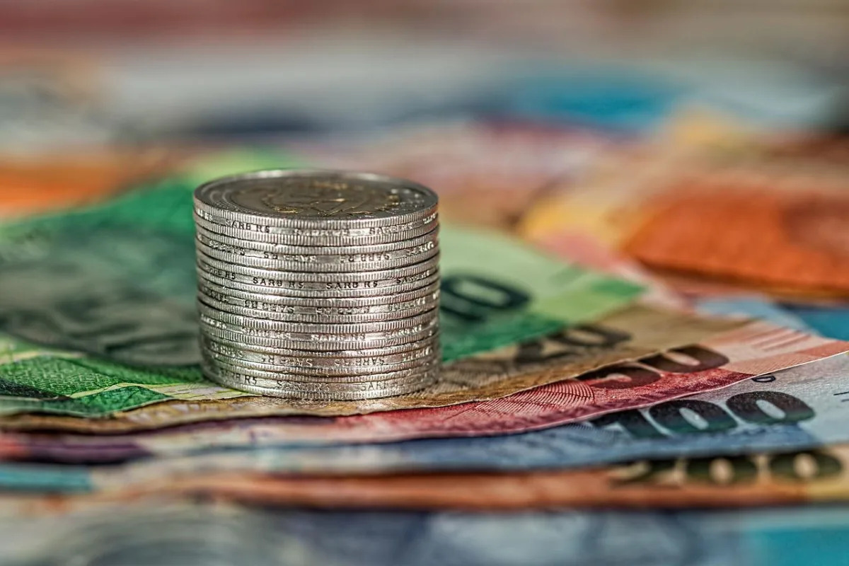 Top Dividend Stocks to Safeguard Your Investments in 2024
