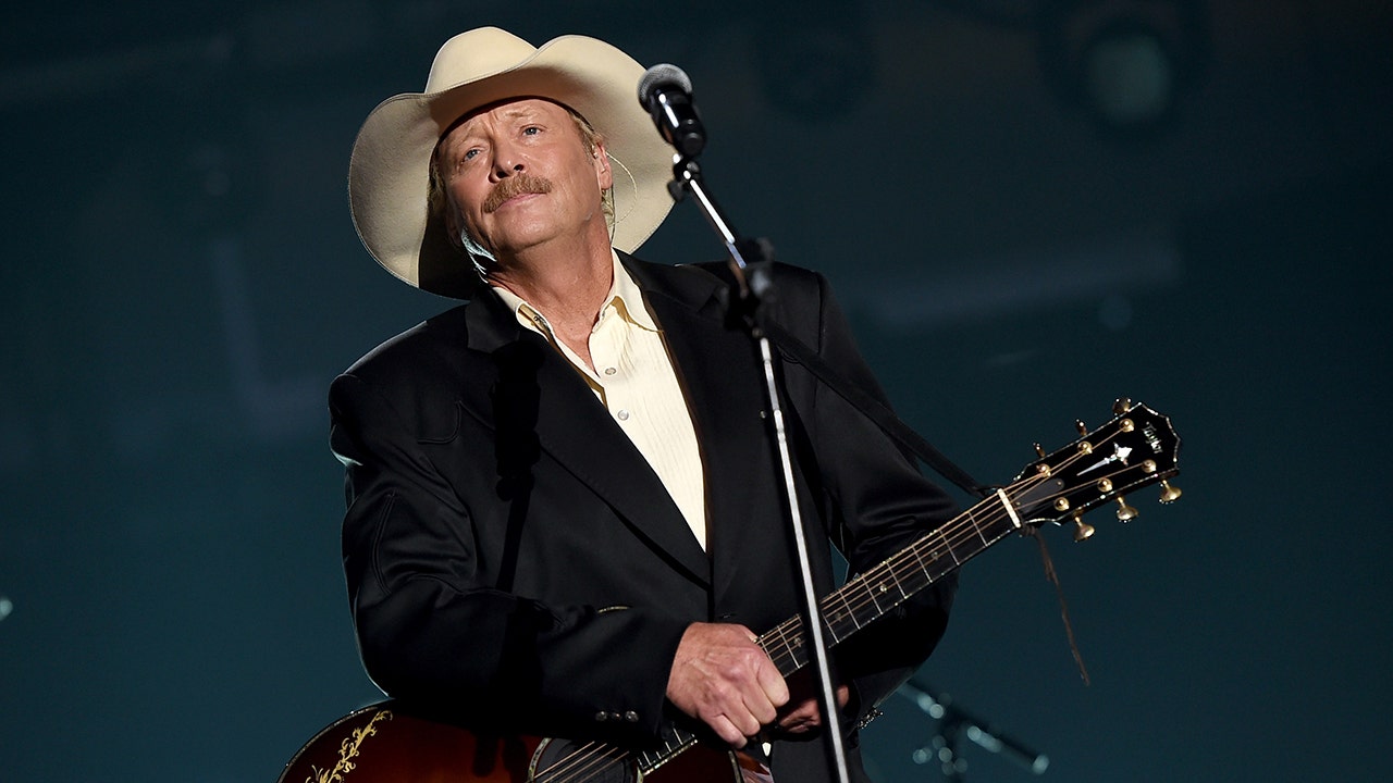 Featured image for Alan Jackson Extends Farewell Tour Despite Health Issues