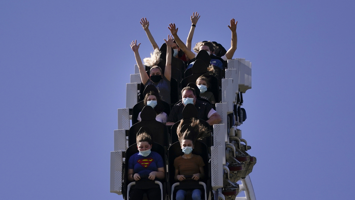 Featured image for Major Theme Park Companies Cedar Fair and Six Flags Announce Merger, Bringing Exciting Changes to the Industry