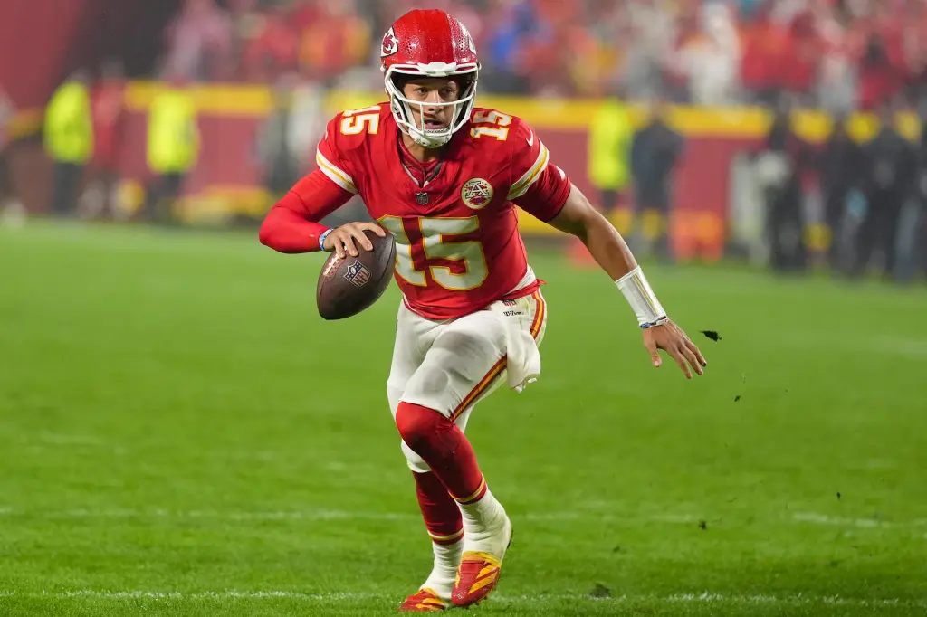 Week 10 NFL Picks, Predictions, and Fantasy Insights
