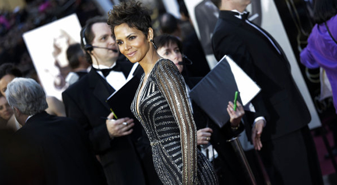 Halle Berry Calls Out Drake for Inappropriate Photo Usage