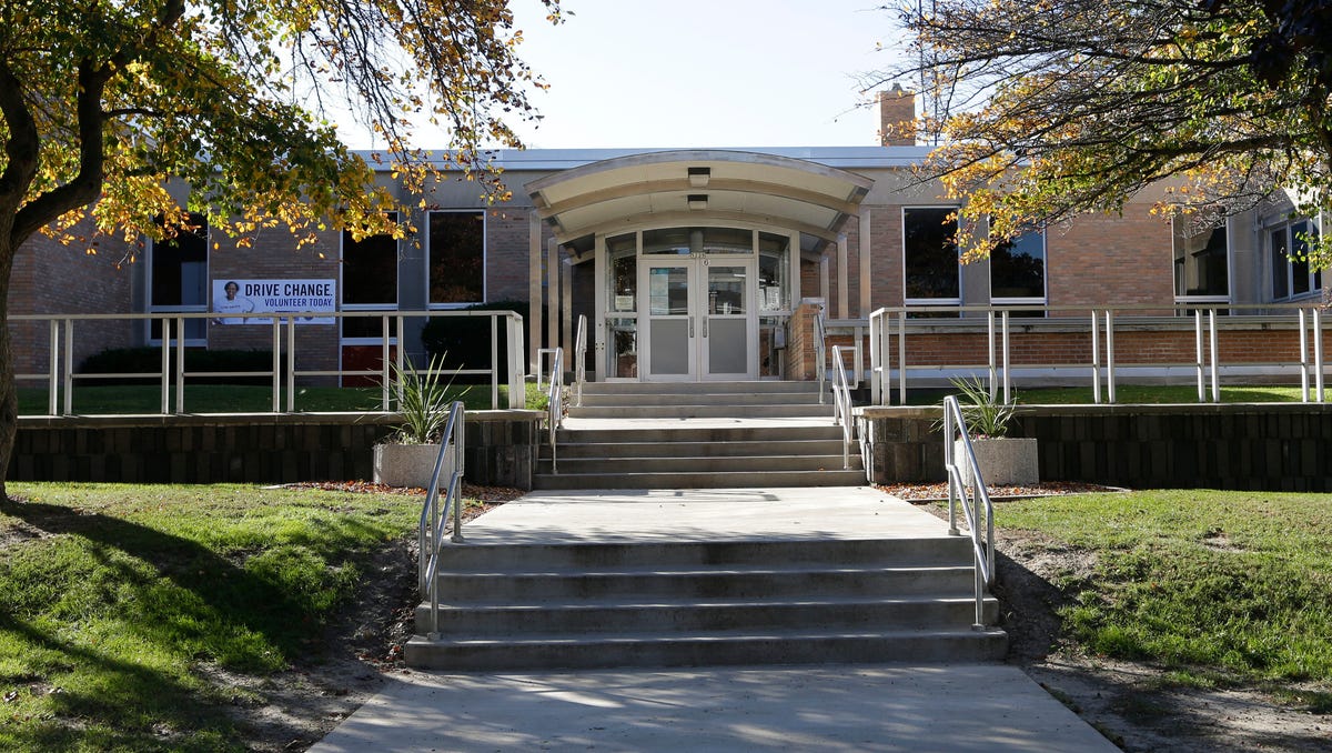 Featured image for "MPS Leadership Turmoil: Superintendent and Comptroller Depart Amid Controversy"