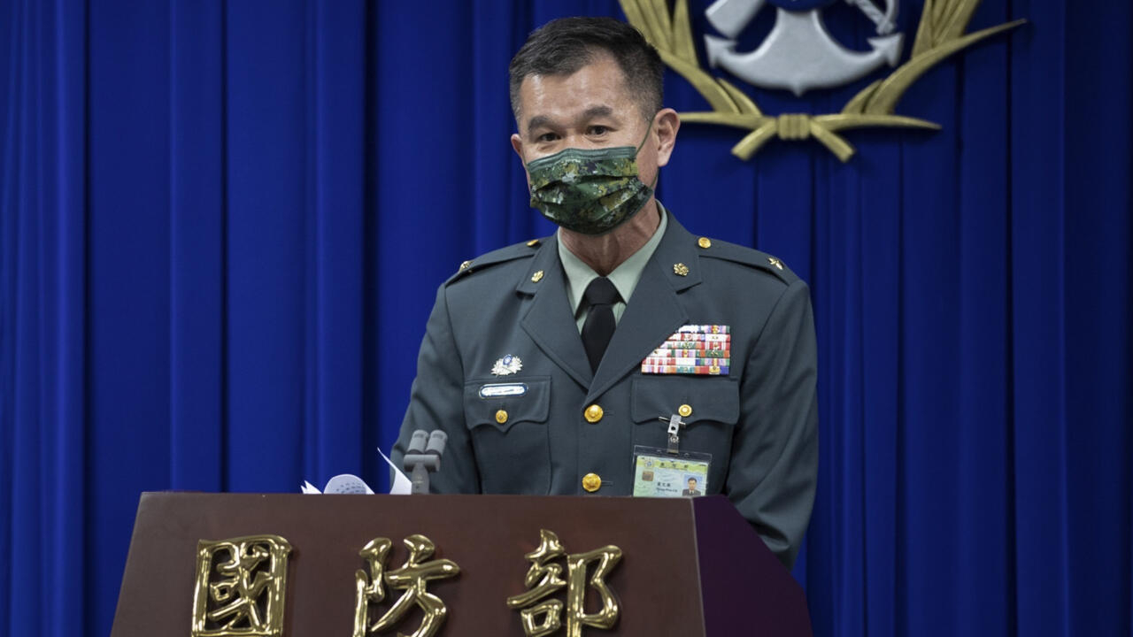 "Taiwan Accuses Chinese Balloons of Endangering Aviation and Waging Psychological Warfare"