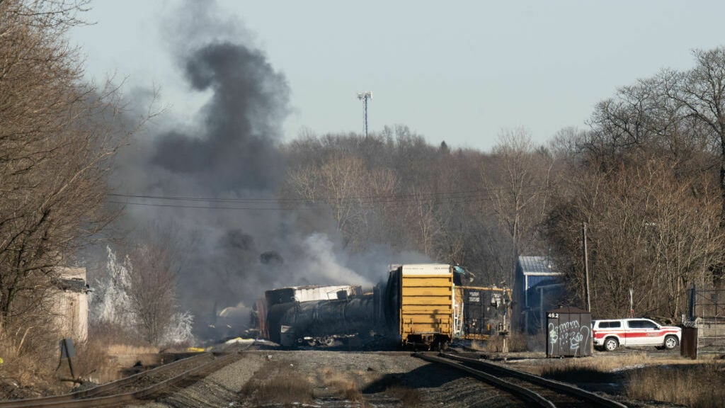 Featured image for Norfolk Southern Settles Ohio Derailment Suit for $600 Million