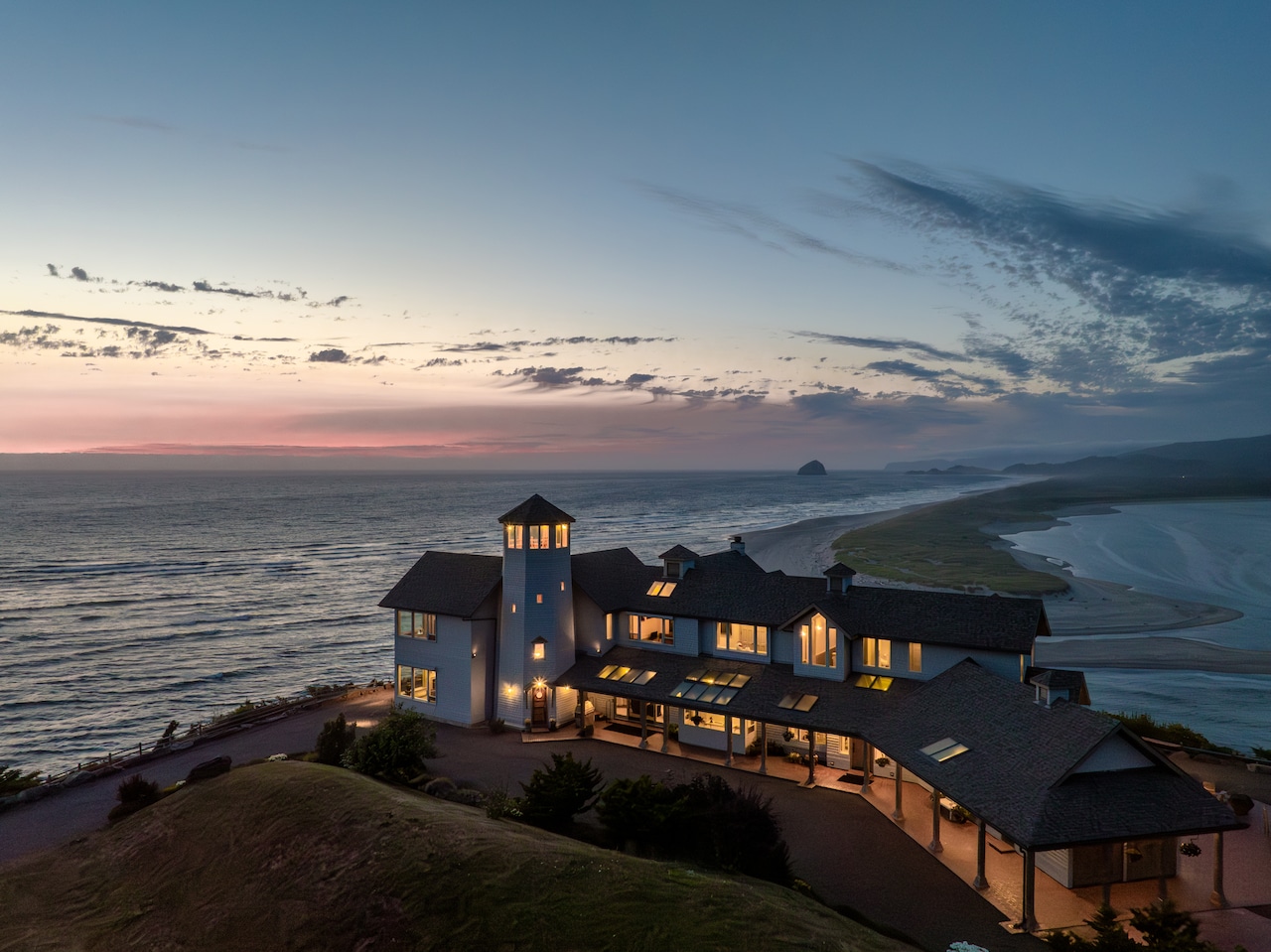 Featured image for Oregon Coast Property Auctioned for a Fraction of $10M Listing