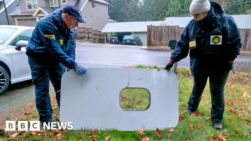 "Trouble in the Skies: Boeing 737 Max Issues Plague Airlines"