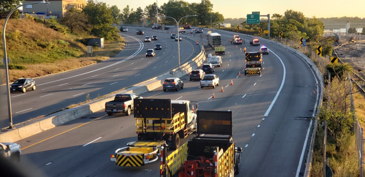 Featured image for Multiple Tractor-Trailer Crashes Cause Major Morning Commute Delays on I-95