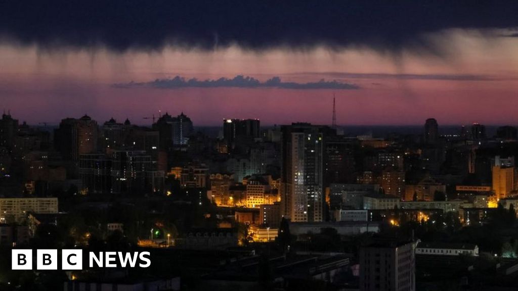 Kyiv under ongoing Russian missile attack, says mayor.