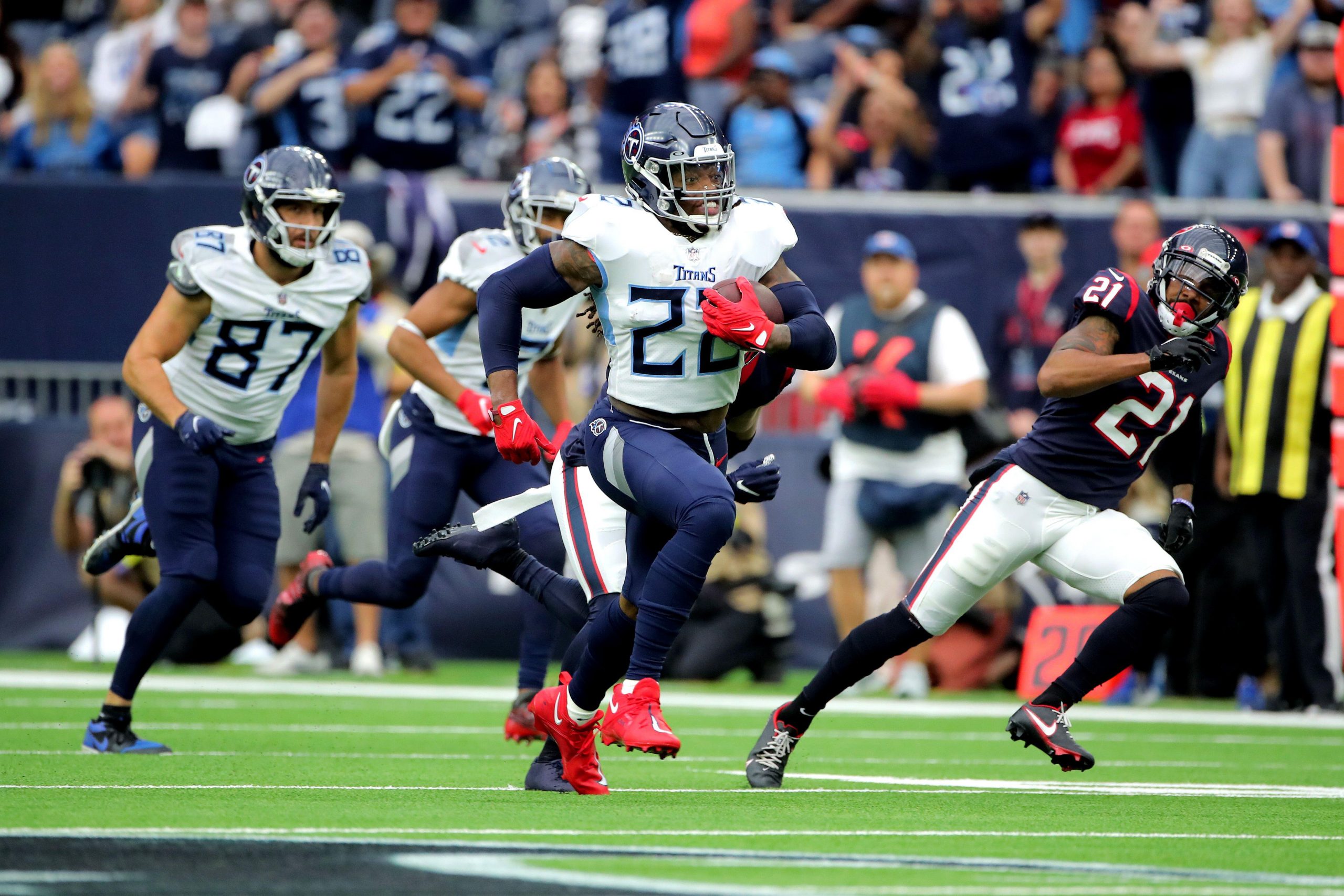 Featured image for "2023 Fantasy Football Draft Guide: Avoid These Players, Find the Best Picks, and Secure Your League Win"