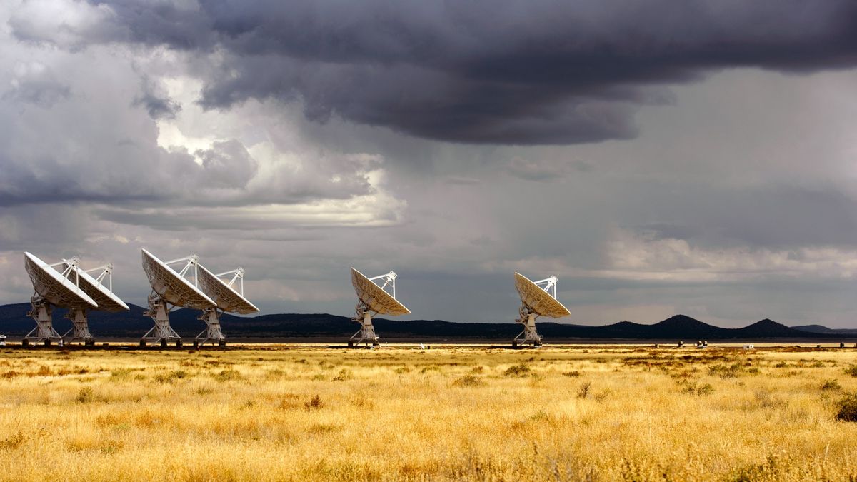 Featured image for "SETI Chief: US Lacks Evidence for Alien Technology"