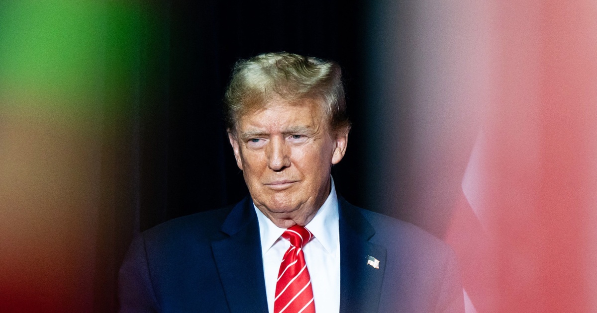"Trump Seeks Trial Delay Pending Supreme Court's Immunity Ruling"