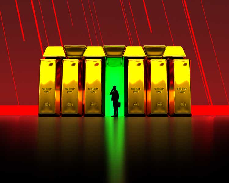 Goldman Sachs Raises Gold Price Forecast to $2700 Amid Global Tensions