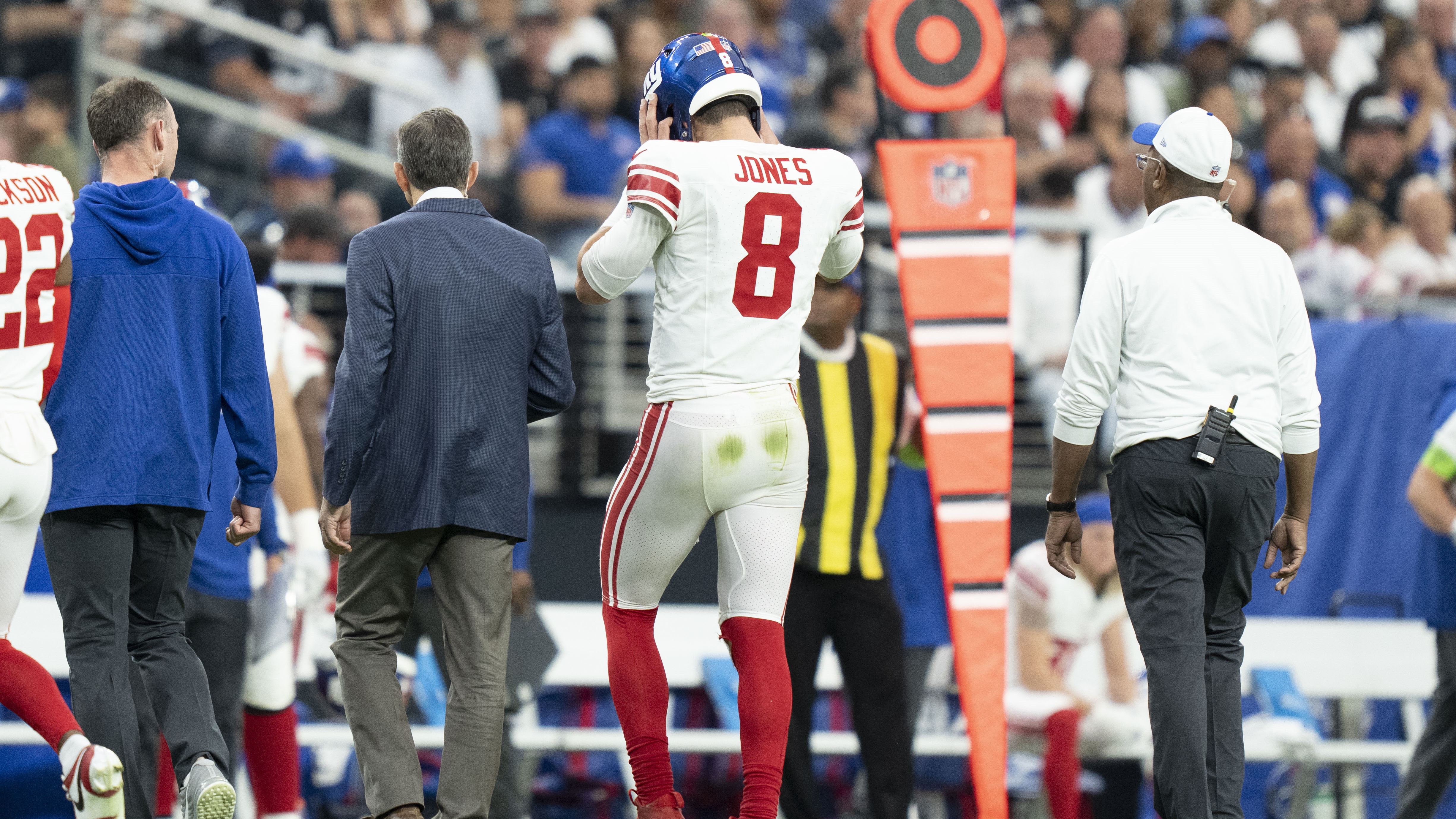 Injury to Daniel Jones Sparks Speculation of New Giants QB in 2024