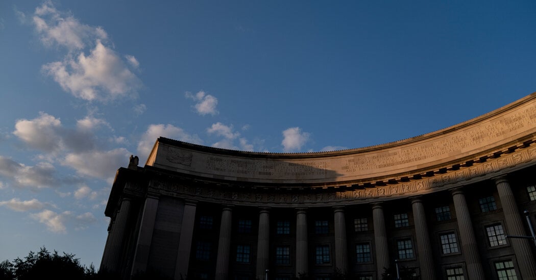 Featured image for "US Government Allocates $20 Billion for Community Climate Projects through 'Green Bank' Funding"