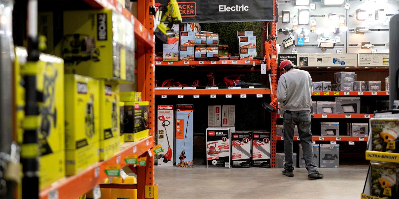 Featured image for Home Depot Beats Analyst Estimates Despite Declining Sales and Earnings