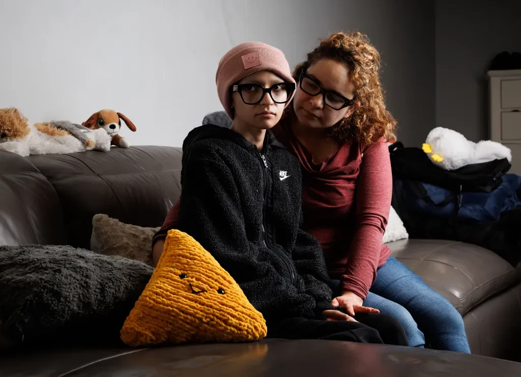 Chicago teen’s cancer fight becomes beacon against ICE detentions