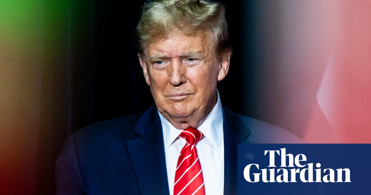 "Trump's Legal Maneuvers: Seeking Absolute Immunity in Supreme Court"