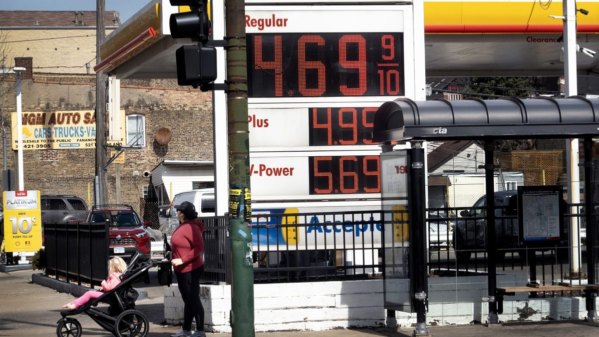 "Rising Oil Prices Reflect Global Economic Trends and Strong U.S. Demand"