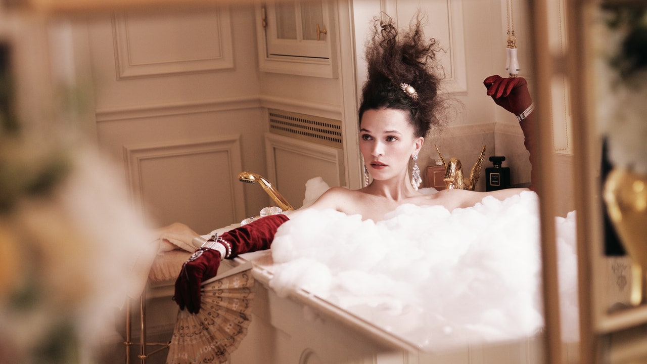 "The Surprising Health Benefits of Hot Water Baths"