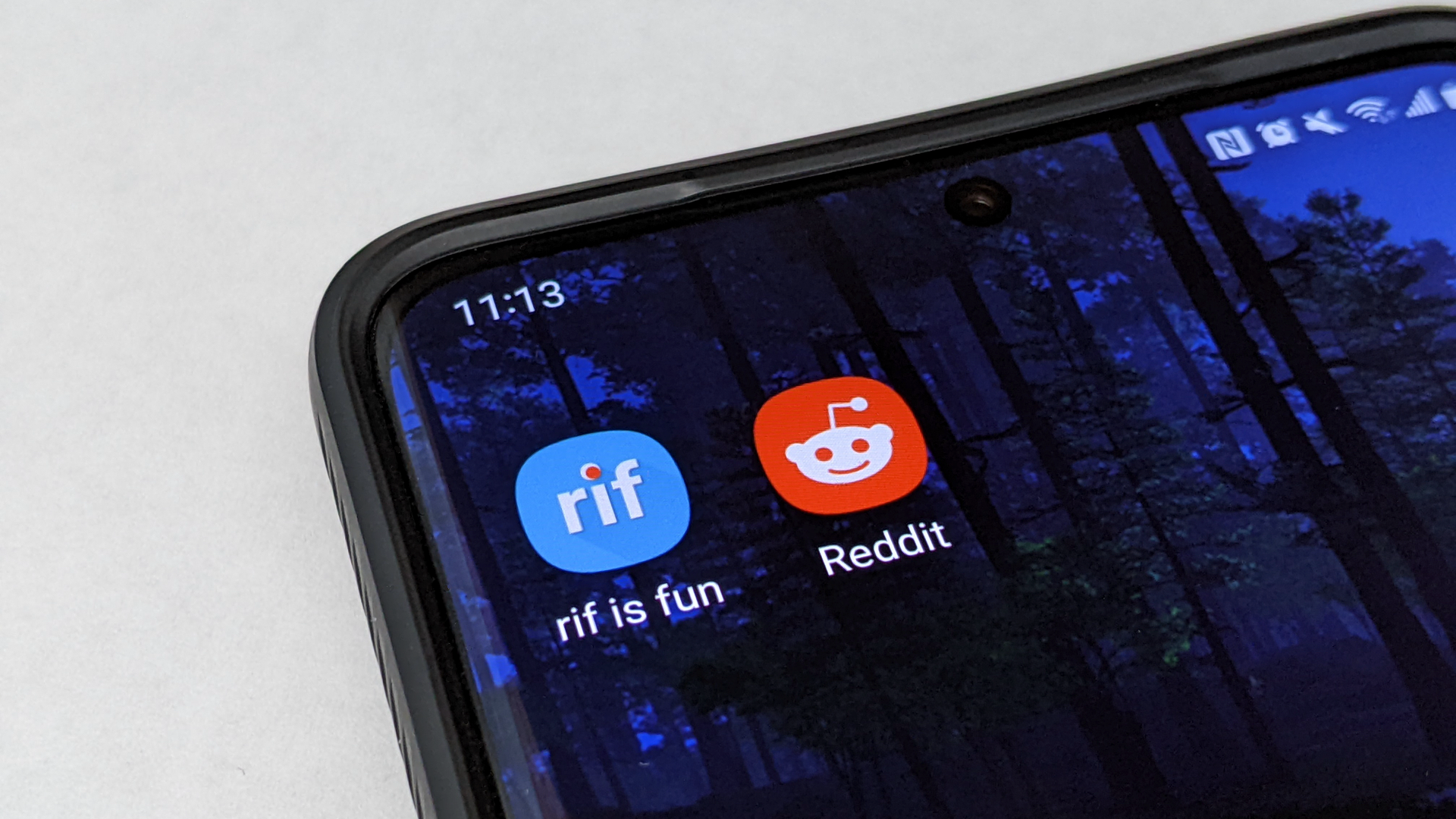 Featured image for "Reddit and Stack Overflow to Charge AI Developers for Data Harvesting"