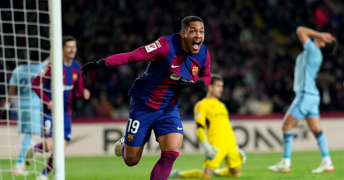 Featured image for "Vitor Roque's Goal Secures Barcelona's 1-0 Victory Over Osasuna in La Liga"