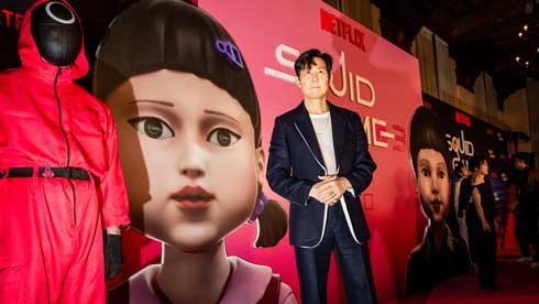 Featured image for Netflix Stock Downgrade Sparks Investor Concerns