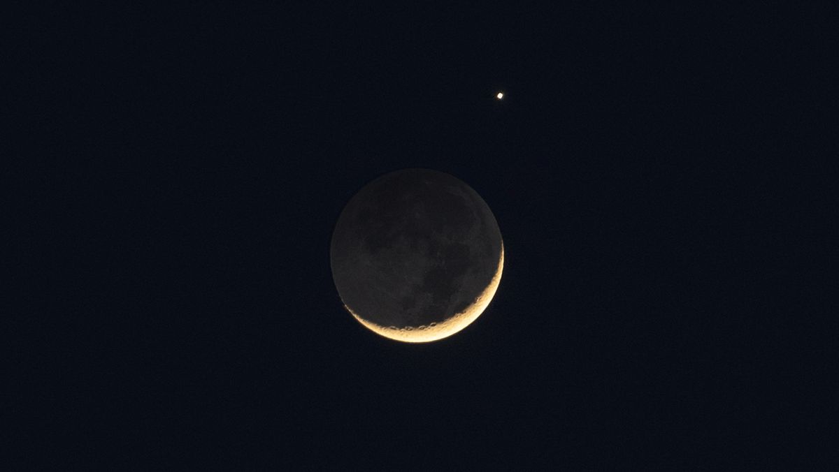 Catch the Lyrid meteor shower and celestial dance this weekend.