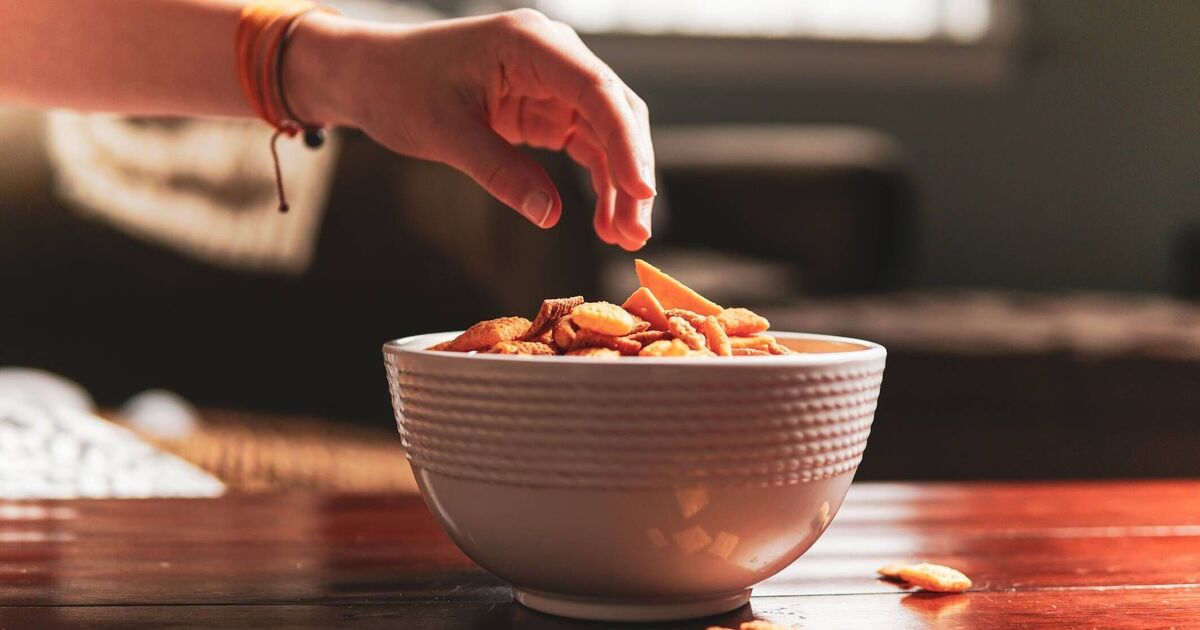 Featured image for Top Heart-Healthy Snacks That Lower Cholesterol