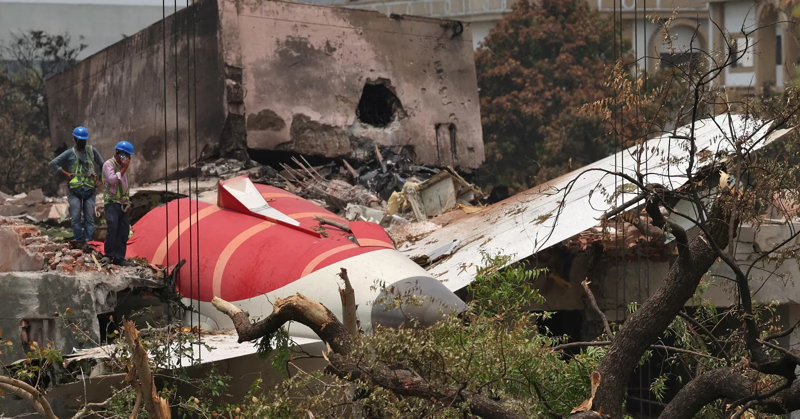 Victims' Families Sue Boeing and Honeywell Over Air India Crash