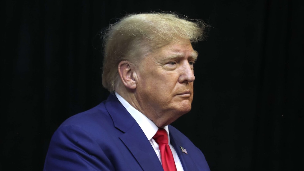"Trump's Classified To-Do Lists Revealed: White House Assistant's Shocking Revelation"