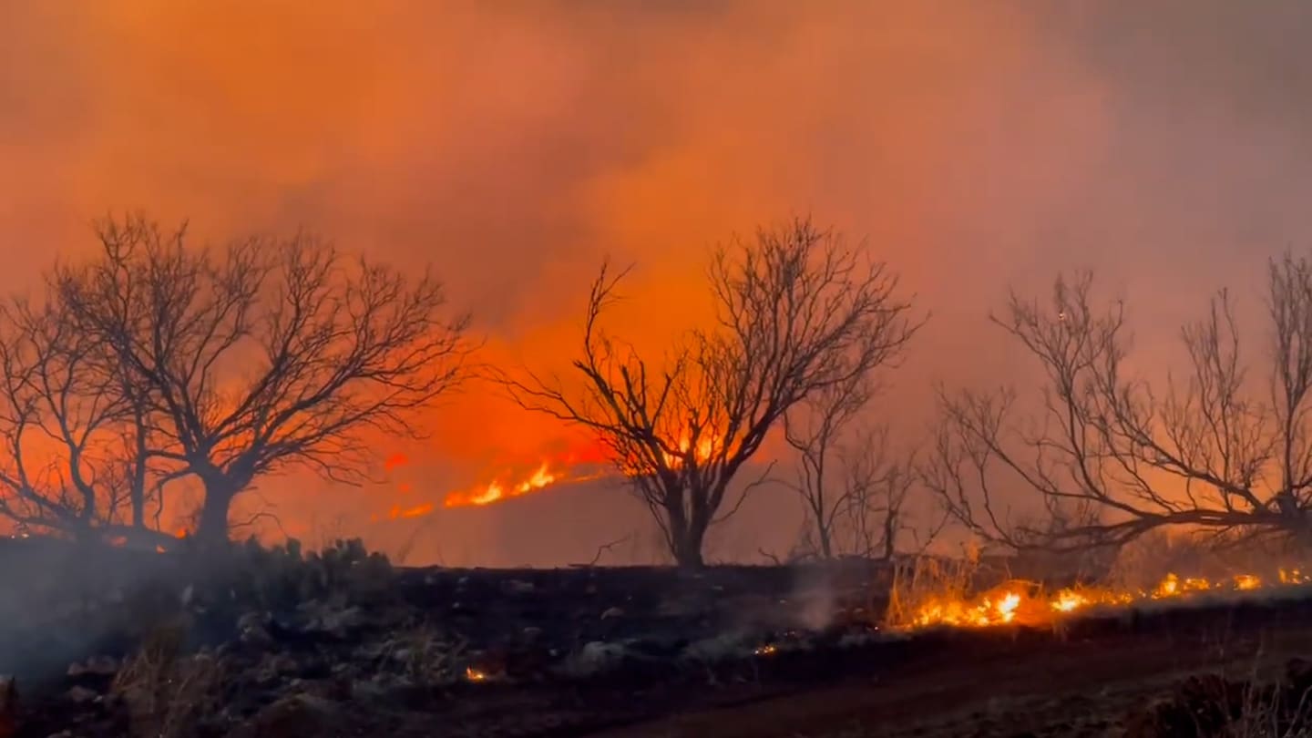 Featured image for "Rapidly Growing Wildfires Threaten Texas Panhandle and Midwest with Tornadoes"