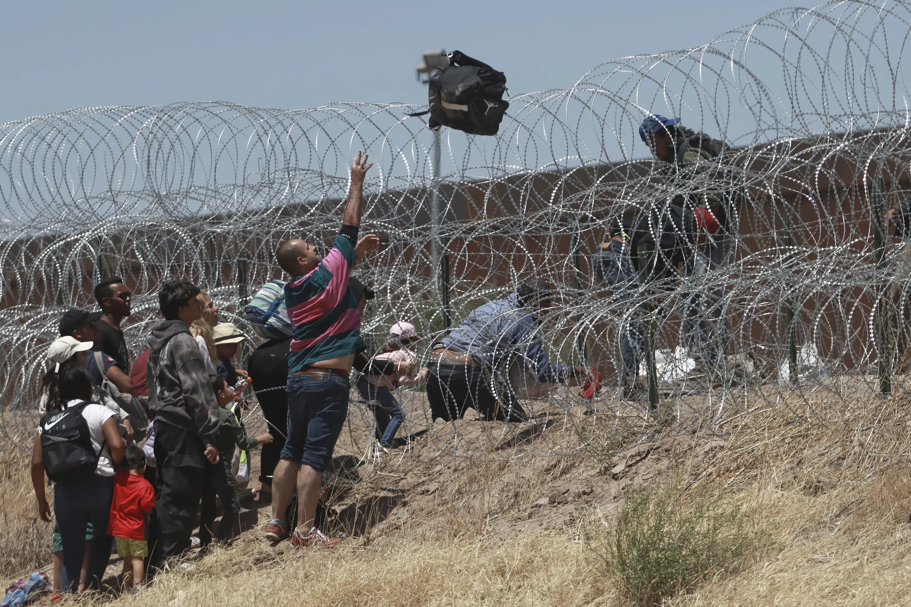 US immigration officials investigate death of 8-year-old girl seeking medical help.