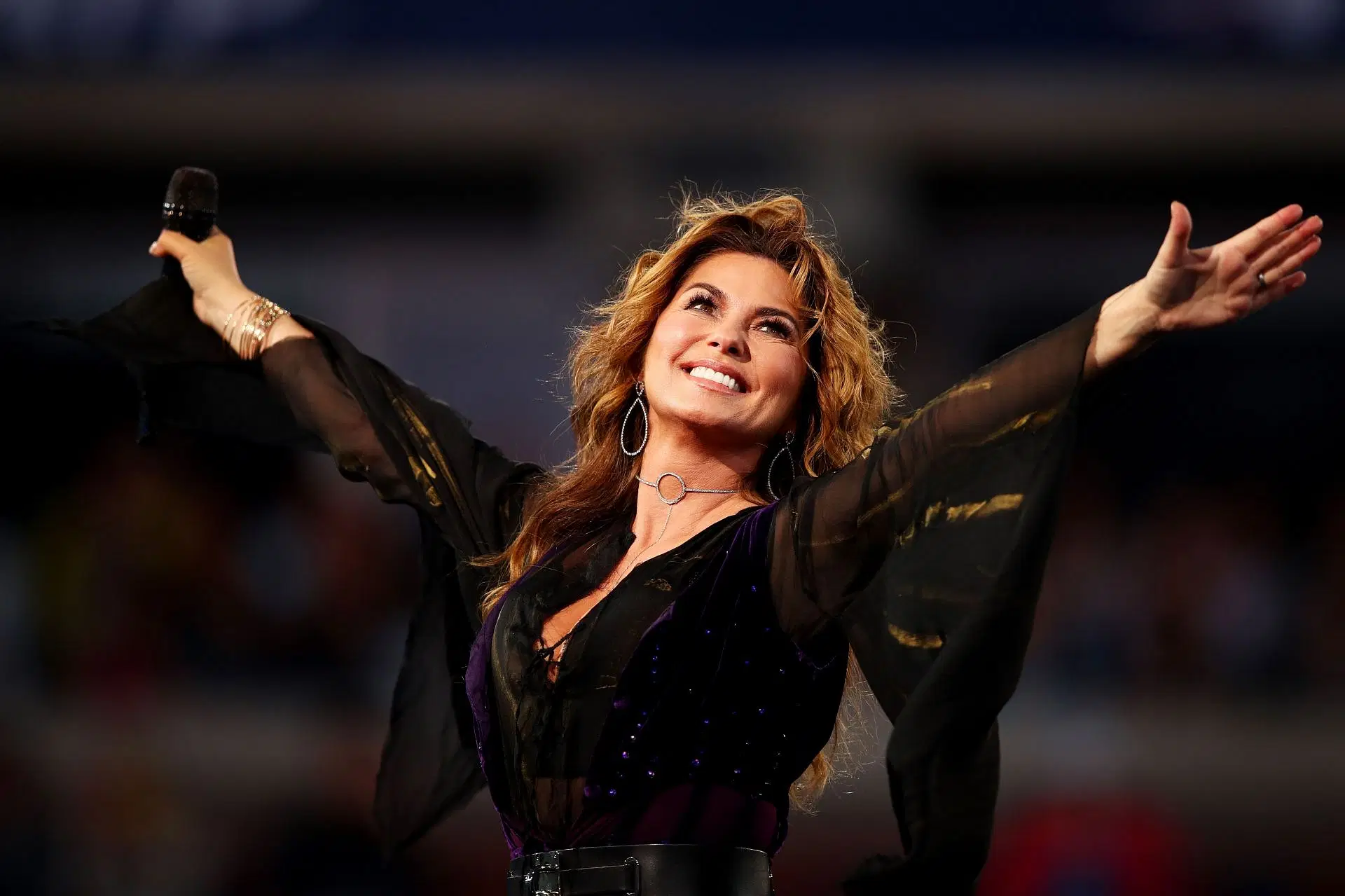 Featured image for Shania Twain's Bold Stage Outfit Sparks Online Buzz