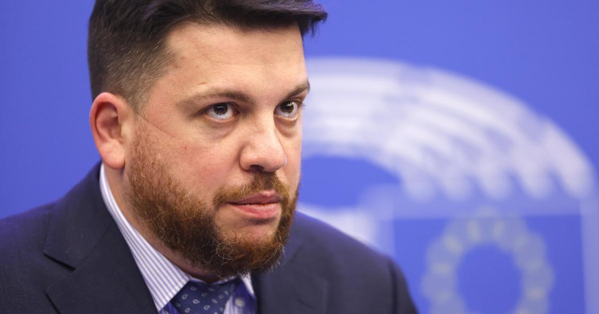 Featured image for "Navalny Ally Leonid Volkov Vows to Continue Fight After Brutal Attack in Lithuania"