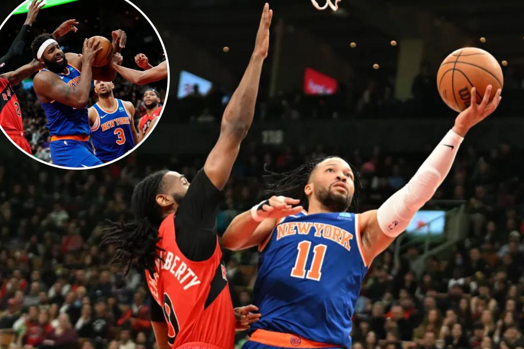 Featured image for "Knicks Dominate Raptors with 145-101 Victory in Mitchell Robinson's Return"