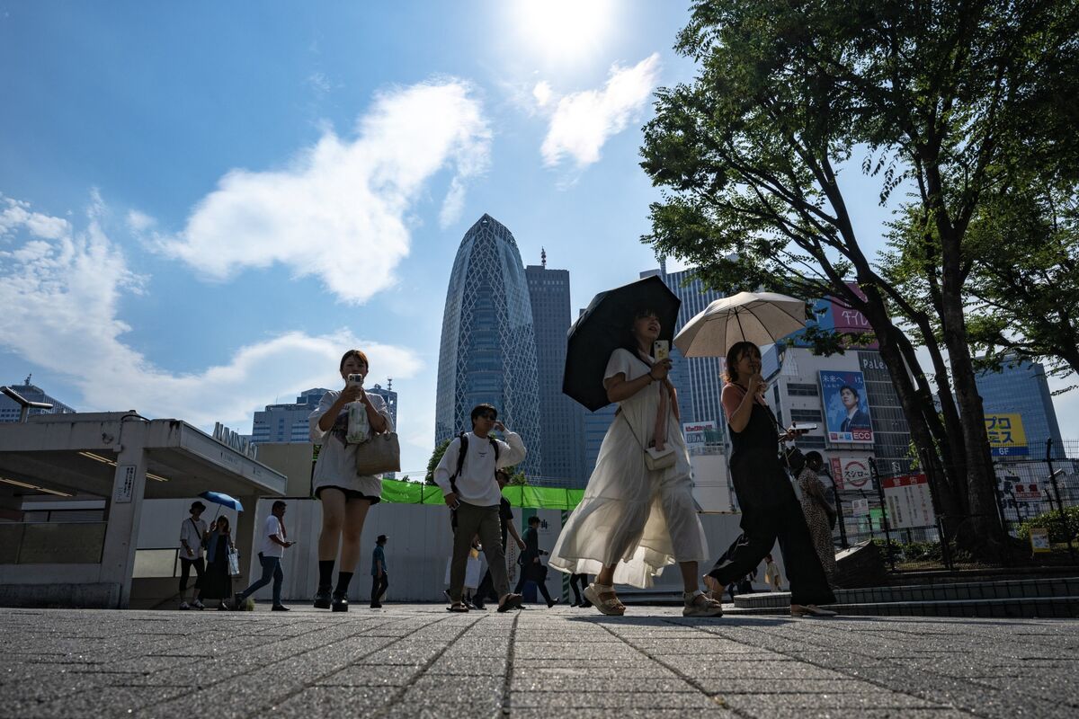 Featured image for Japan hits record high of 41.2°C amid ongoing heat wave