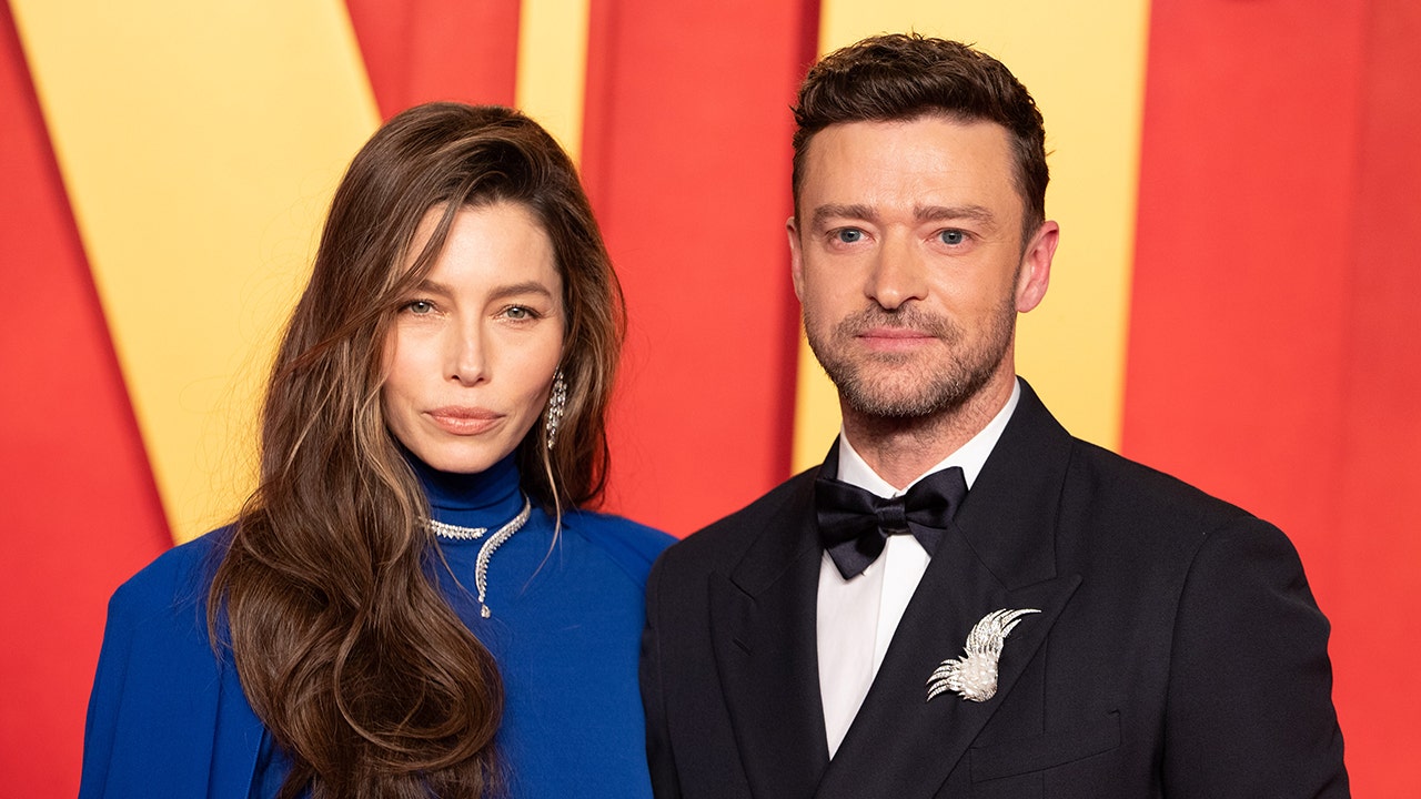 Featured image for Jessica Biel Explains Move to Nashville to Protect Family Privacy