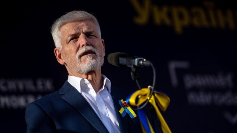 "European Leaders Navigate Support for Ukraine Amidst International Rules and Alliances"