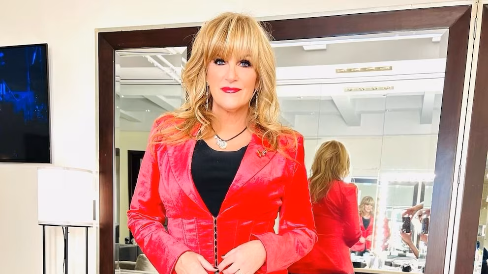 Featured image for Trisha Yearwood's Stunning Hair Transformation: Bangs and All!
