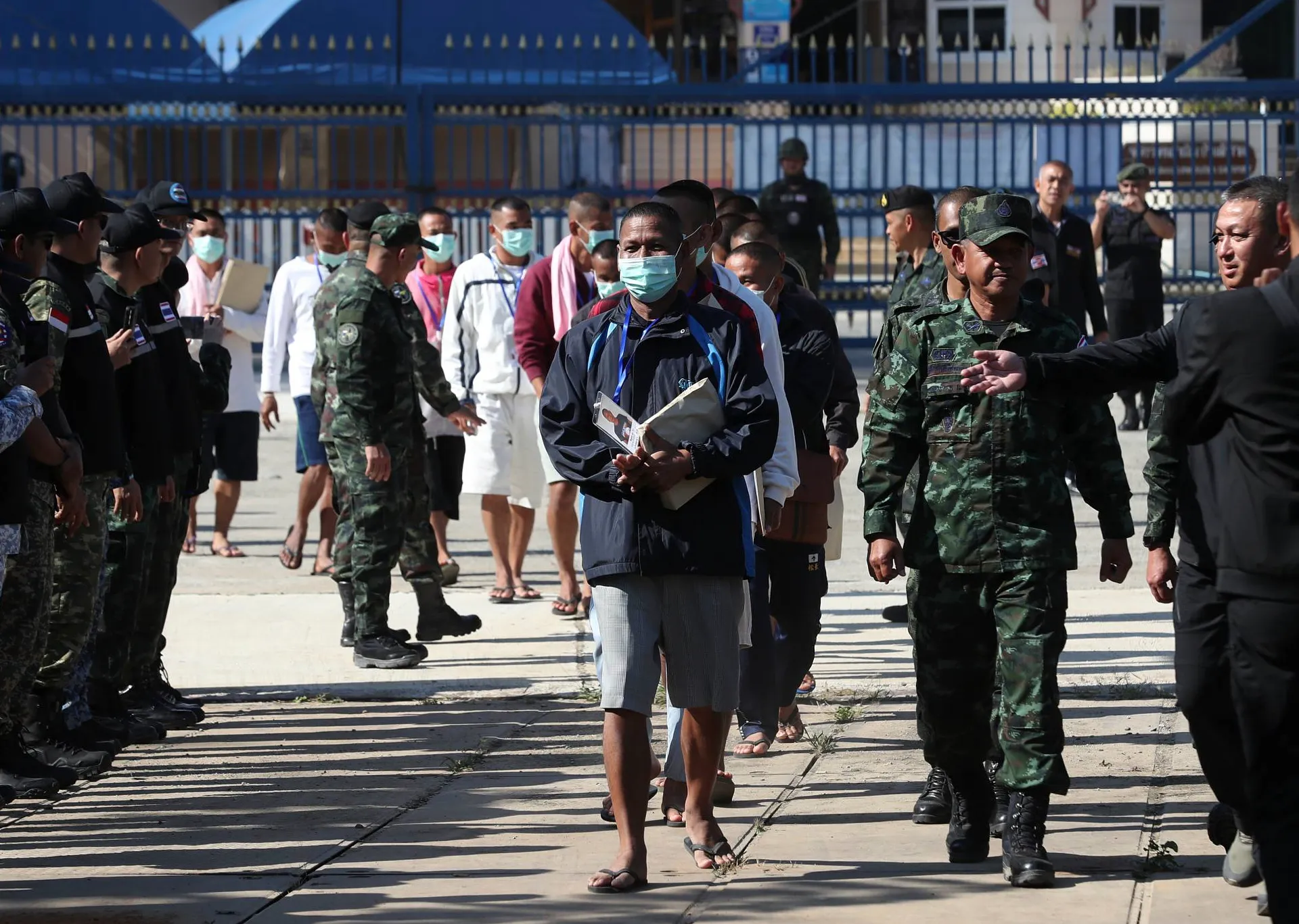 Featured image for Thailand Releases 18 Cambodian Soldiers Amid Border Ceasefire