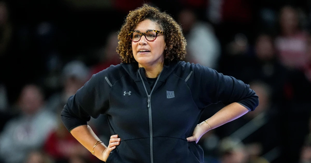 Ex-Wisconsin players sue former coach for psychological abuse