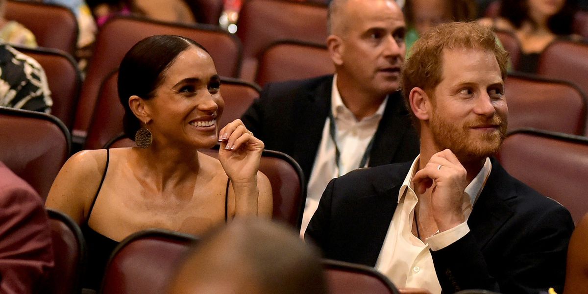 "Royally Chic: Meghan Markle and Prince Harry's Surprise Red Carpet Return in Jamaica"