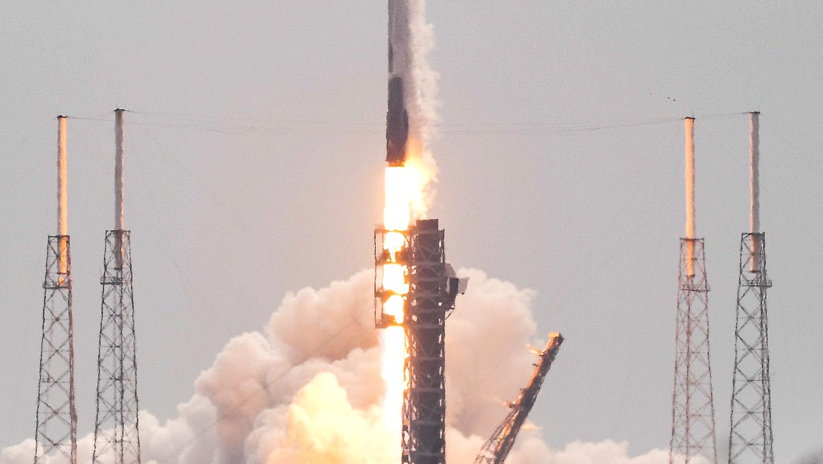 "SpaceX's Rapid Success: 23 Starlink Satellites Launched from Cape Canaveral"