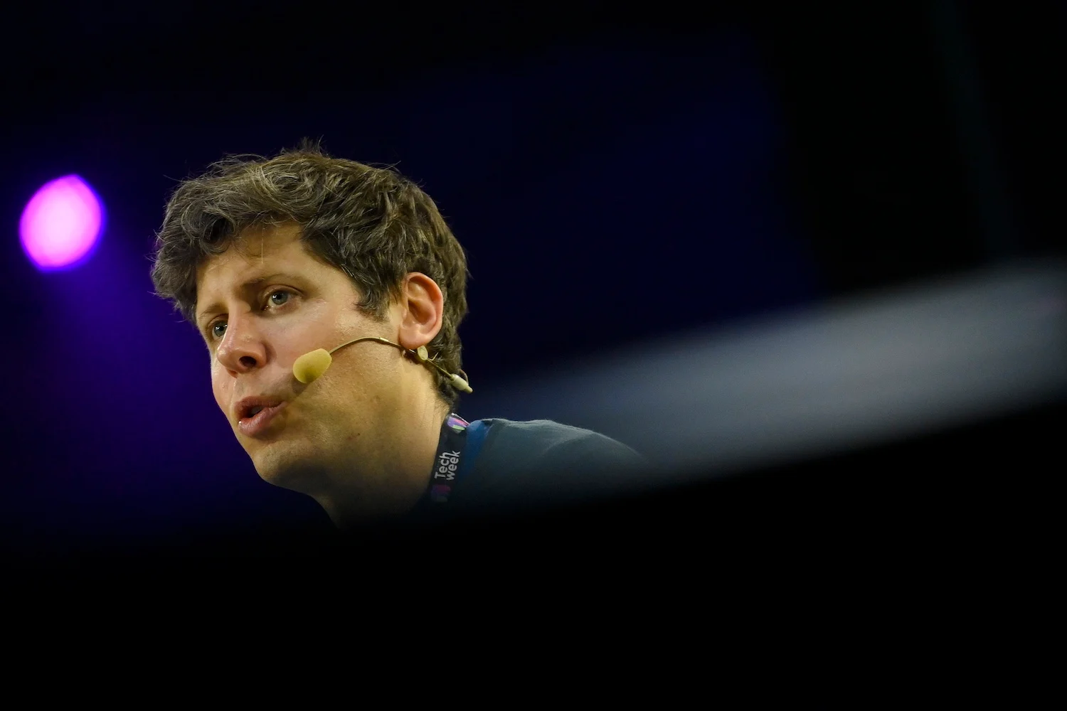 Featured image for Google Outbids OpenAI in $2.4 Billion AI Talent and Licensing Deal