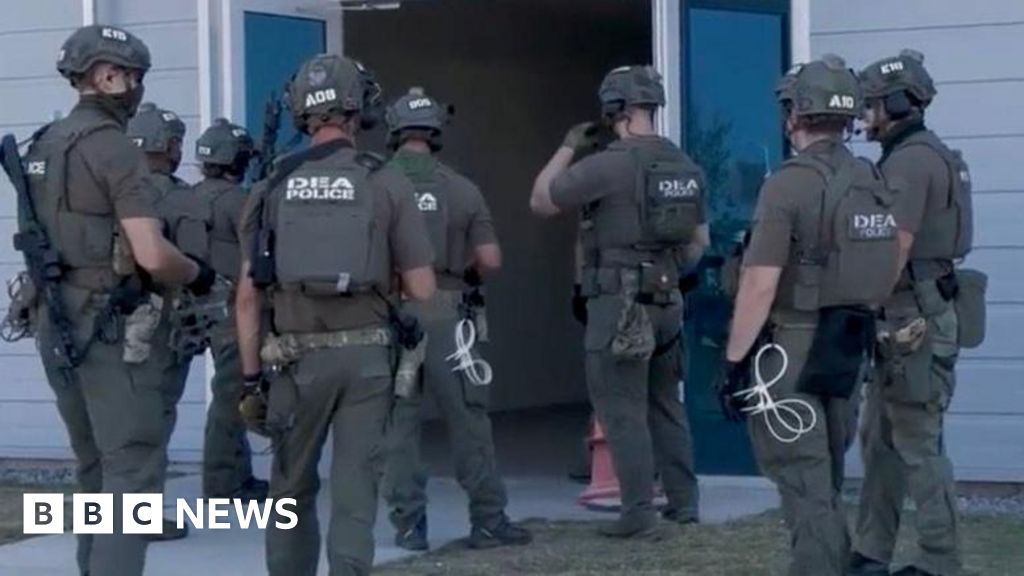 Featured image for Seoul Negotiates for Release of Detained Korean Workers in Georgia Raid