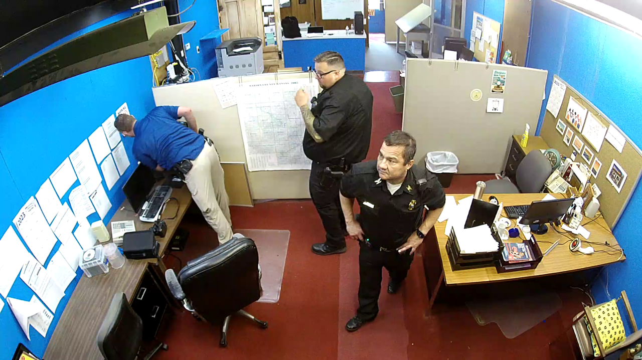 Featured image for Police Chief Resigns Amidst Controversy Surrounding Raid on Newspaper Office