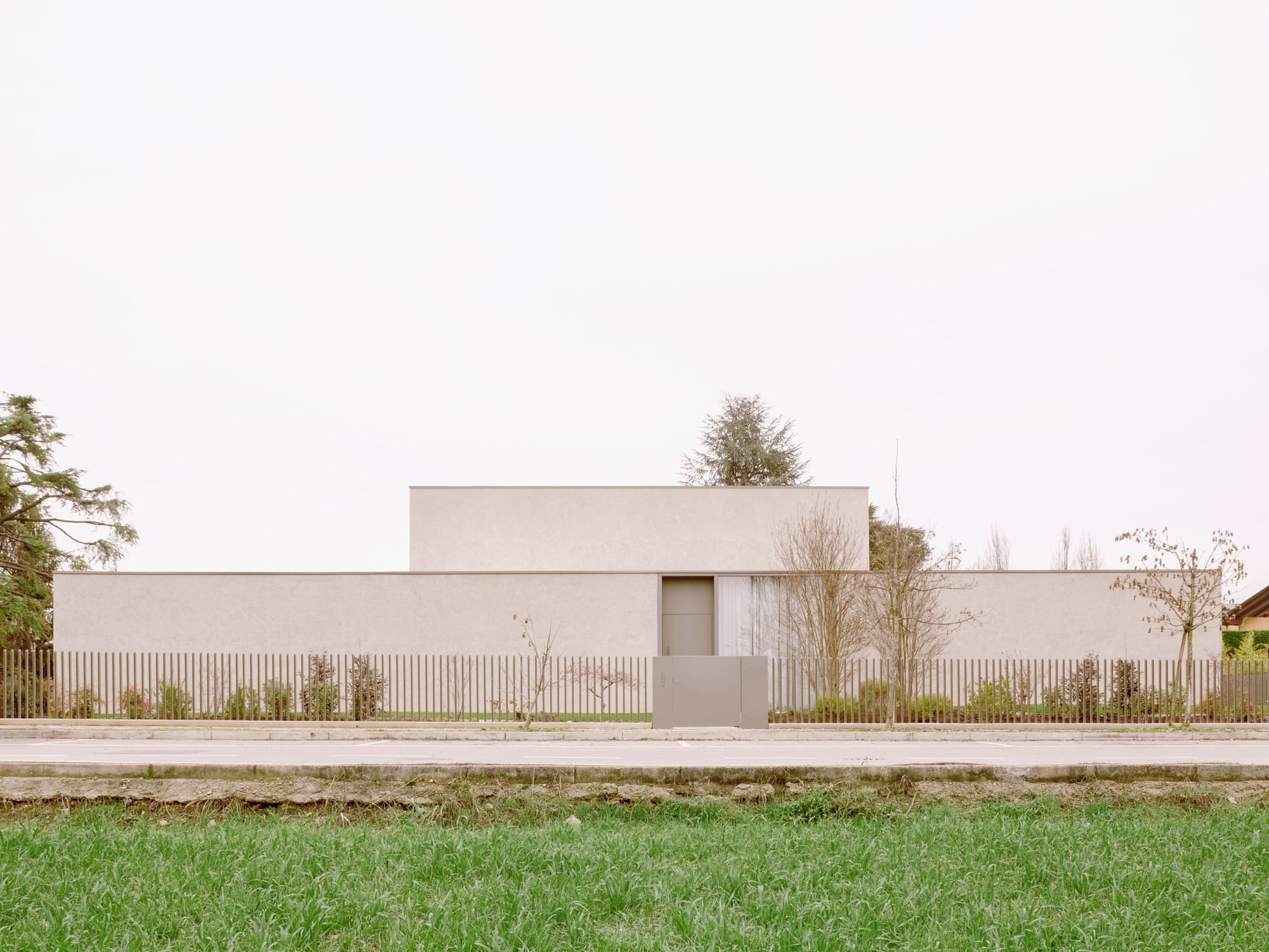 Featured image for "LC House: A Stunning Creation by Studioforma"