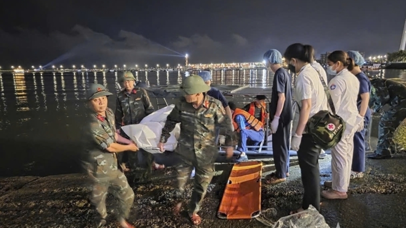 Featured image for 34 Dead in Tourist Boat Capsize During Storm in Vietnam